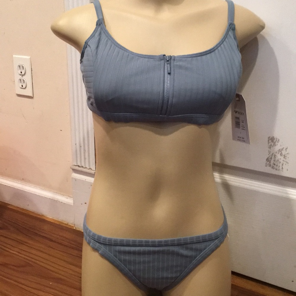 Brand New Roxy Top ONLY